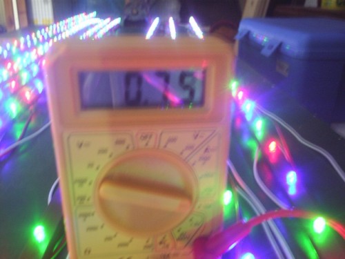 Ziehen 0,75A / 750mA mh wie ne schöne Power LED. Damit ergibt sich ein schöner Verbrauch von gerade mal 9Watt^^ LED4ever