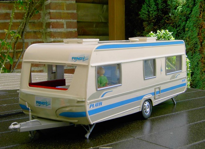 Der Wagen bei Tageslicht