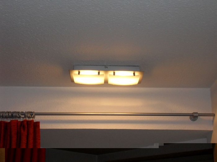 Hier nun der Ersatz für den 20 Watt Deckenstrahler